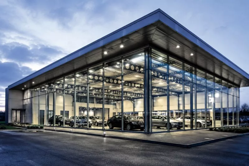 Por que o deseño de gran alcance é a principal vantaxe da construción de salas de exposicións de automóbiles con marco de aceiro?