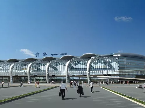 Terminal do aeroporto con armazón de aceiro