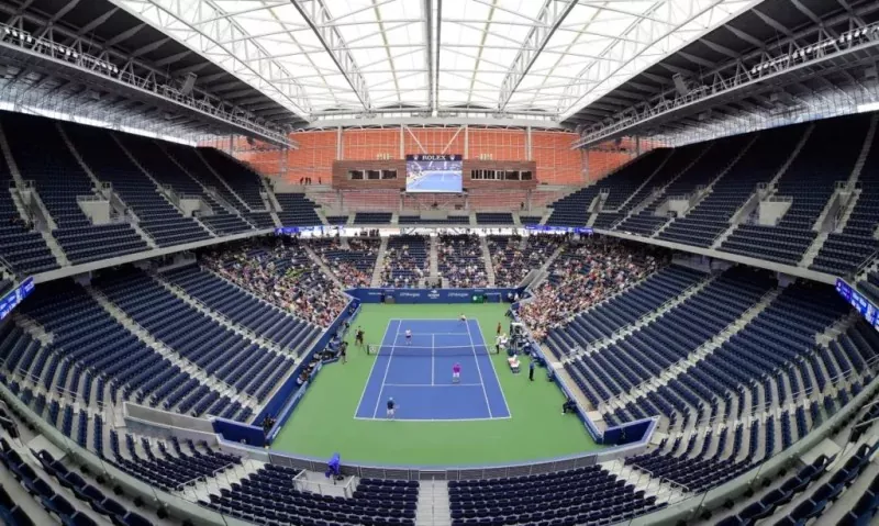 Construción de aceiro do estadio de tenis indoor