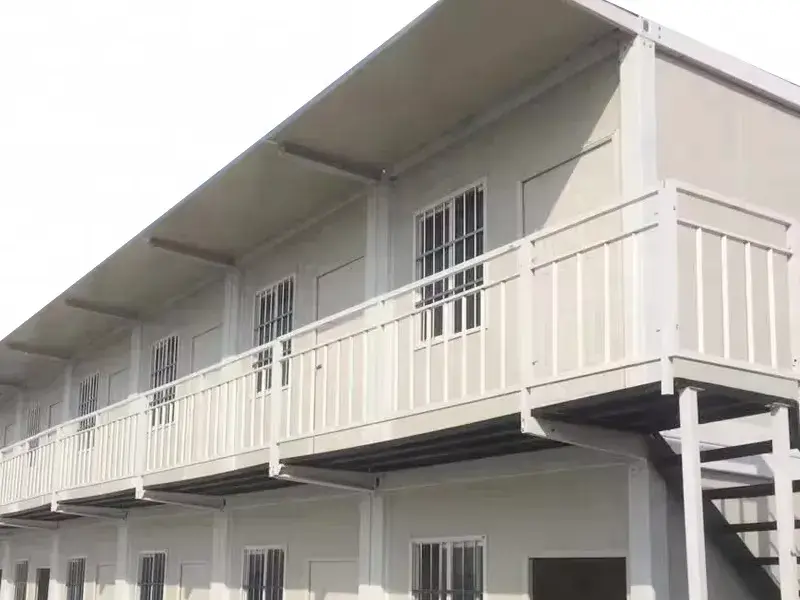 Dormitorio de contenedores de aceiro