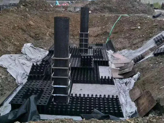 Edificio de recollida de augas pluviais de aceiro