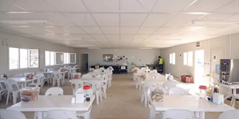 Construción de comedor de estrutura de aceiro