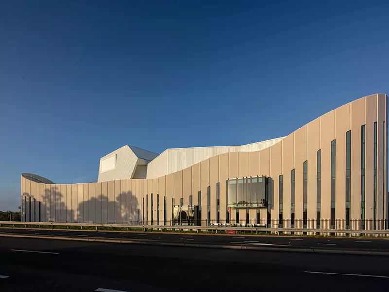 Edificio Teatro de Estrutura Aceiro