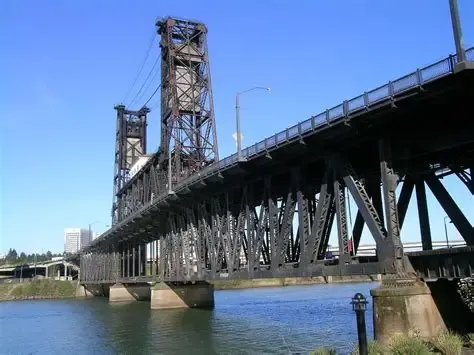 Ponte colgante de aceiro